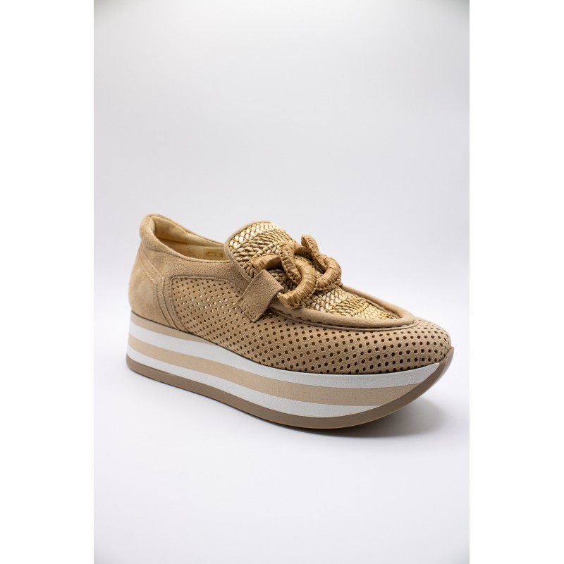 Mocassins femme Cloé 7.78.90/002 ajourés noisette