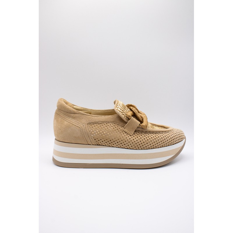Mocassins femme Cloé 7.78.90/002 ajourés noisette