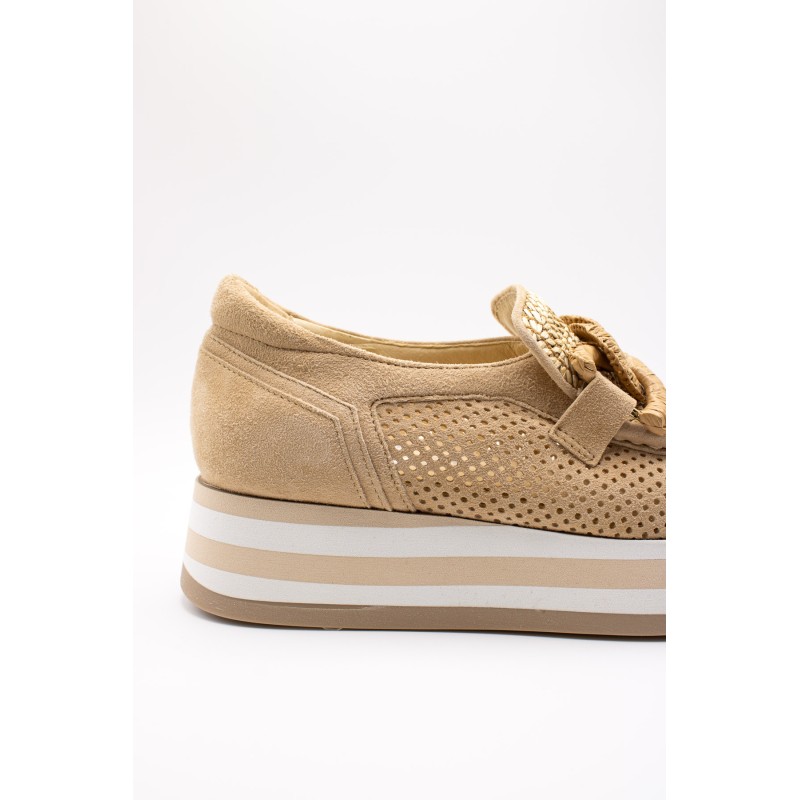 Mocassins femme Cloé 7.78.90/002 ajourés noisette