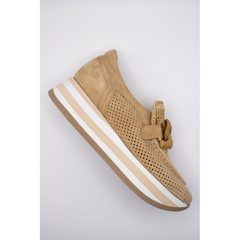 Mocassins femme Cloé 7.78.90/002 ajourés noisette