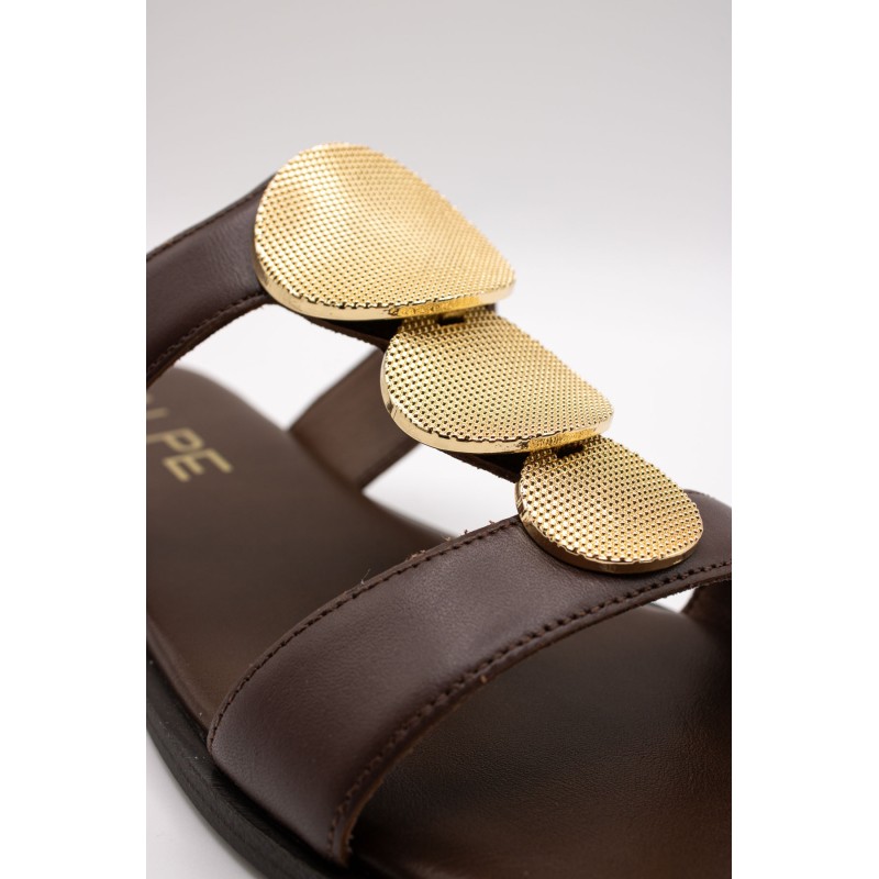 Sandales plates cuir marron bijoux dorés femme Alpe