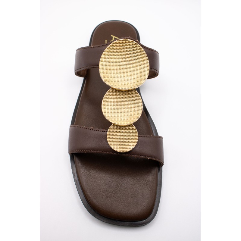 Sandales plates cuir marron bijoux dorés femme Alpe