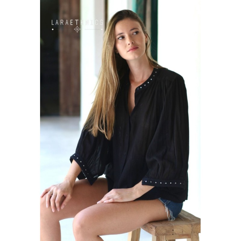 Blouse noire femme en voile de coton boutonnée LARAETHNICS