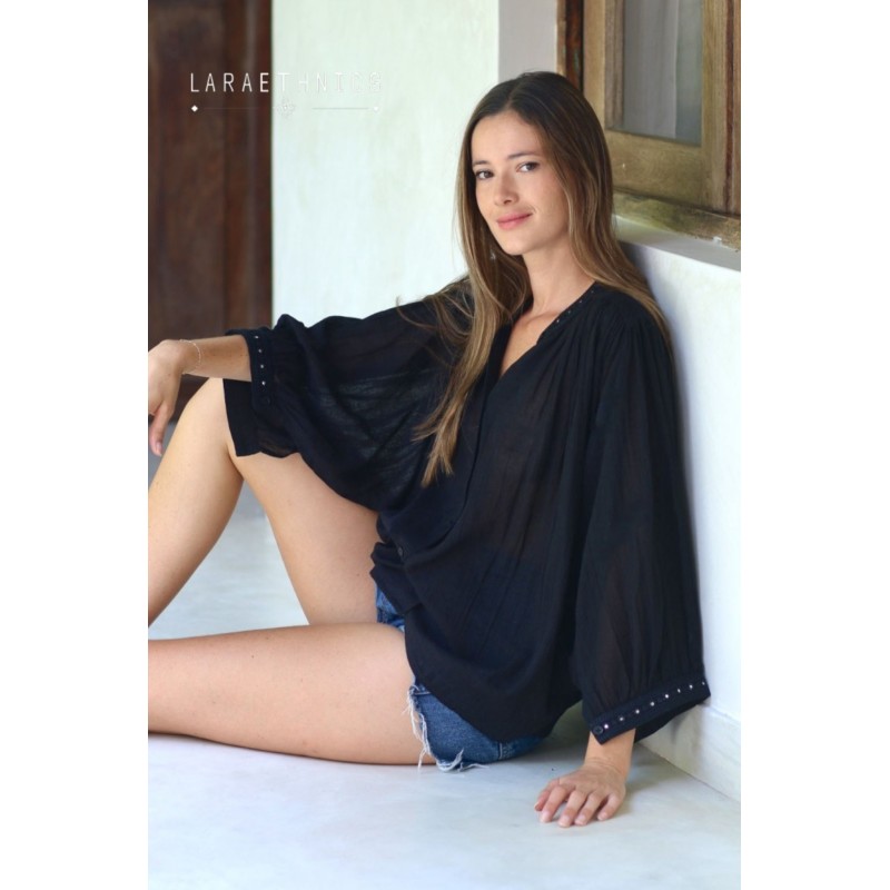 Blouse noire femme en voile de coton boutonnée LARAETHNICS