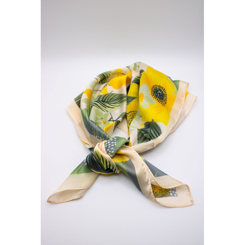 Foulard fluide à fleurs jaunes et vertes