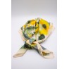Foulard fluide à fleurs jaunes et vertes