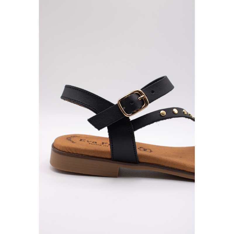 Sandales plates noires cuir cloutées femme | Eva Frutos