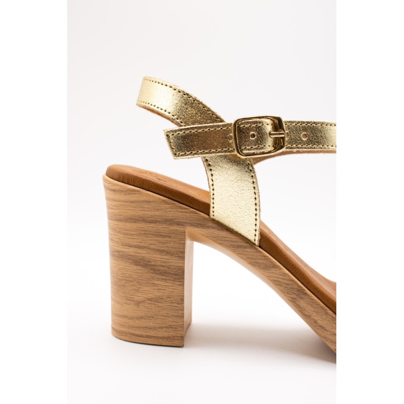 Sandales à talon cuir beige et doré Eva Frutos 990