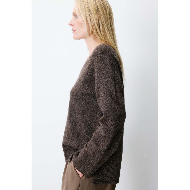 Pull Salvador chocolat femme oversize col V | Grace & Mila