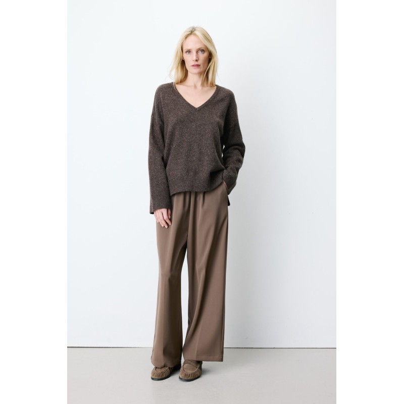Pull Salvador chocolat femme oversize col V | Grace & Mila
